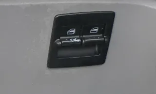 VW New Beetle Schalter elektrische Fensterheber 2-Fach links vorne - etwas abgen - Bild 1