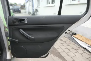 1x VW Golf 4 1J Limousine Türverkleidung Verkleidung Tür hinten rechts schwarz - Bild 1
