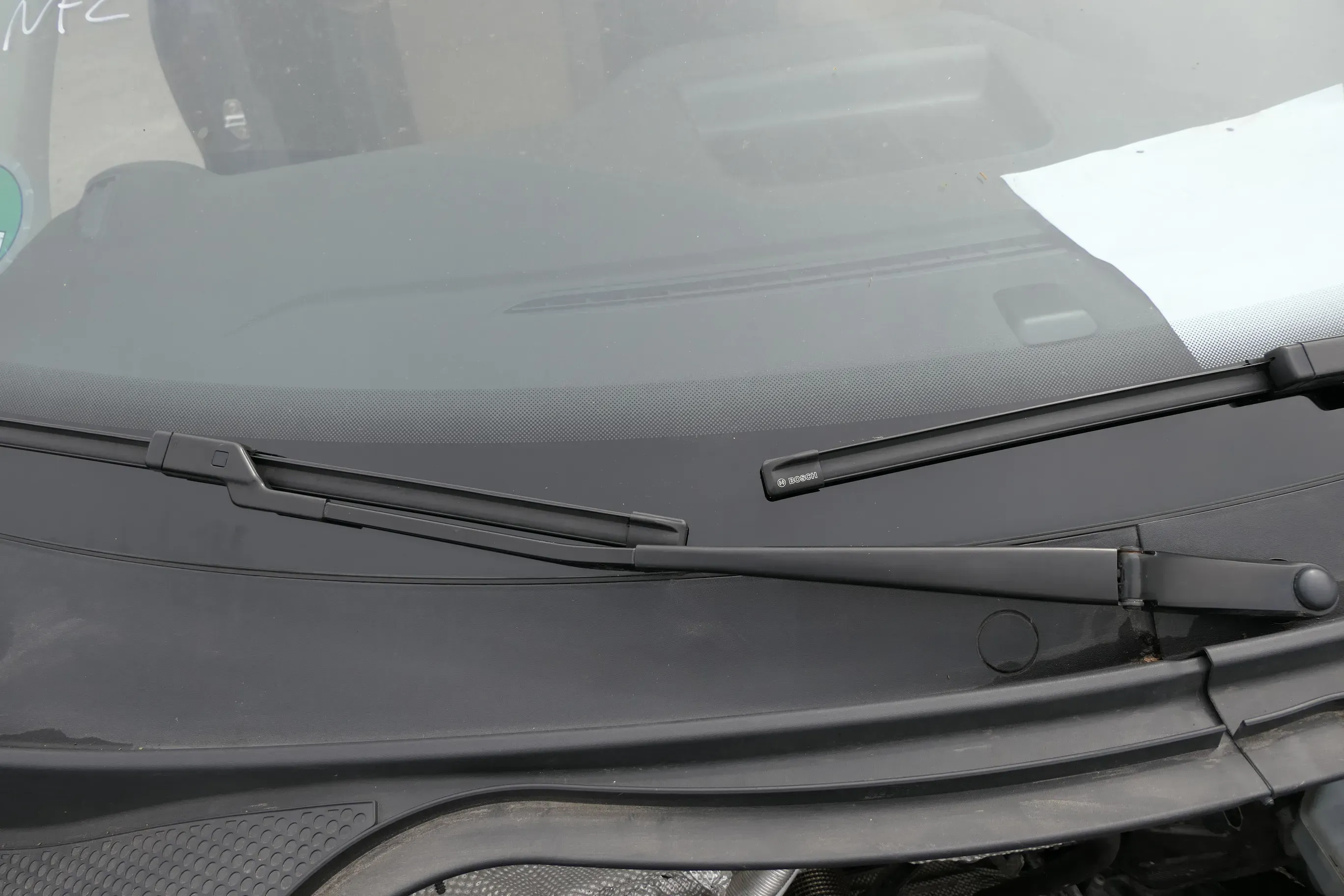 VW Tiguan 5N Aero-Twin Wischerarm Arm Scheibenwischer vorne rechts 5N1955410 - Bild 1
