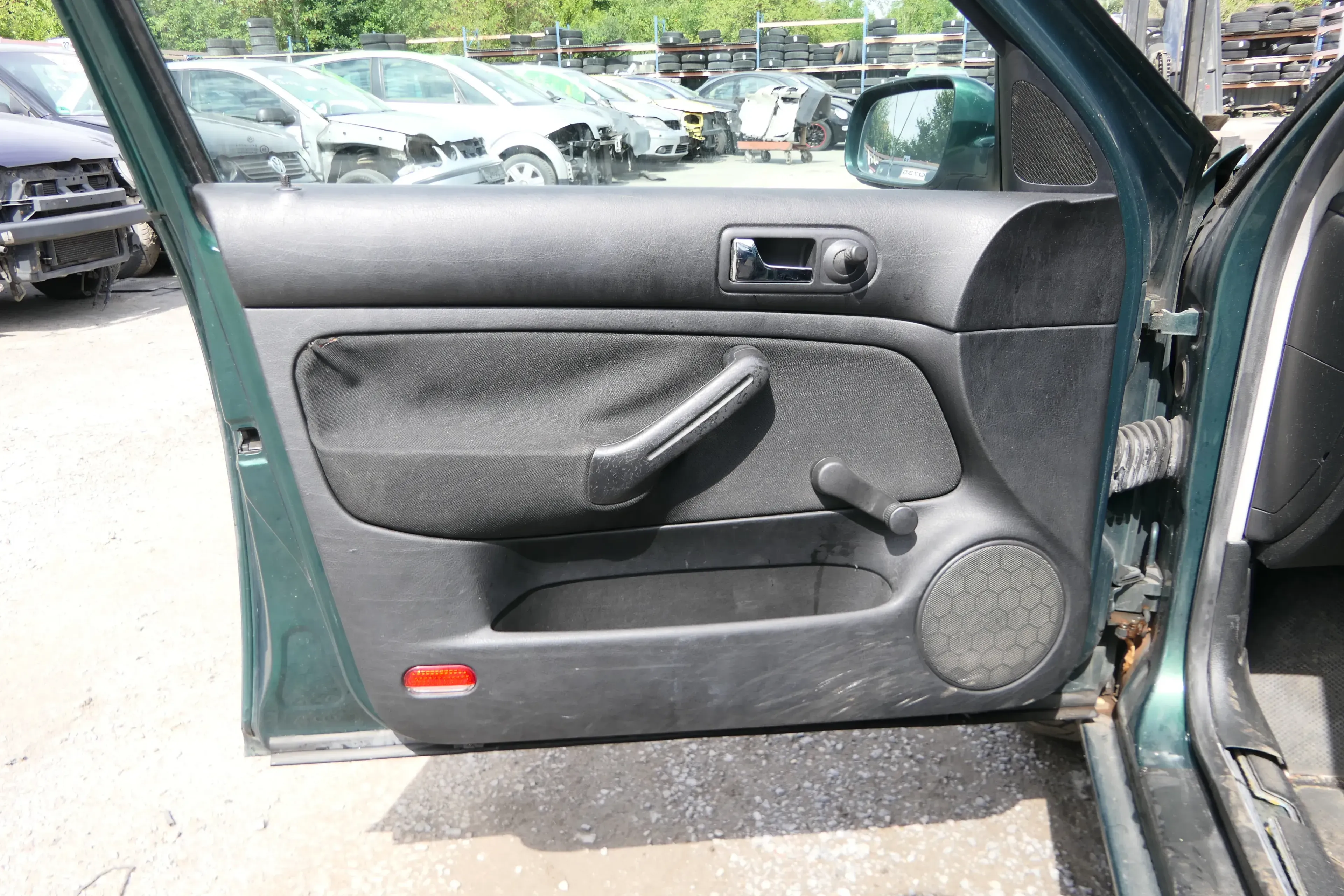 1x Golf 4 Bora Türverkleidung Verkleidung Tür vorne links 4/5-Türer Griff schwa - Bild 1
