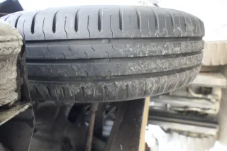 4x VW Polo 9N Felgen Reifen 165/70 R14 81T Sommerreifen 5jx14H2 ET35 ca. 5-7mm - Bild 2