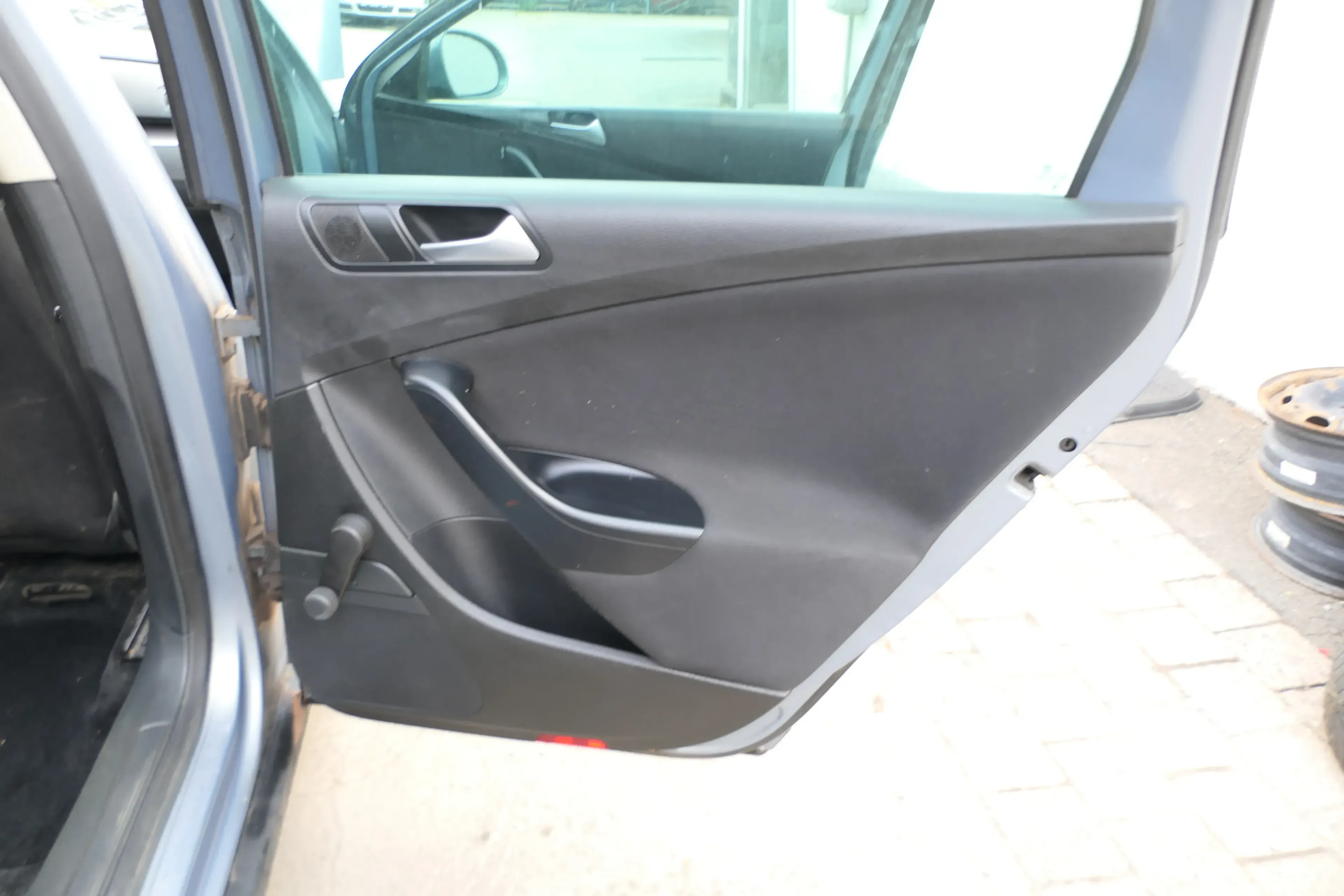 VW Passat 3C Variant Türverkleidung Verkleidung Tür hinten rechts schwarz - Bild 1