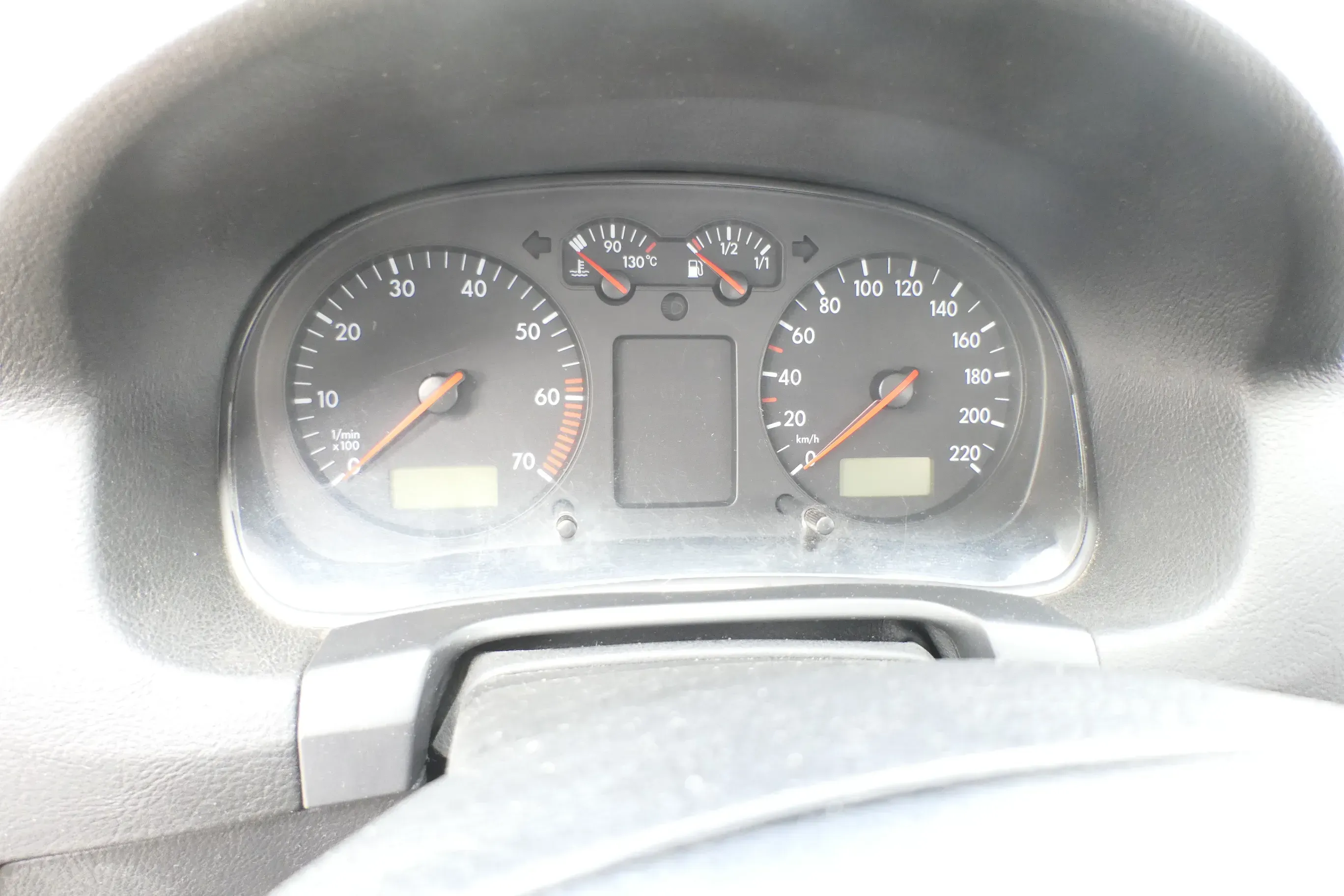 VW Golf 4 Tacho Tachometer Kombiinstrument 1J0919881 1,4 1.4 16V 75PS 229.000km - Bild 1