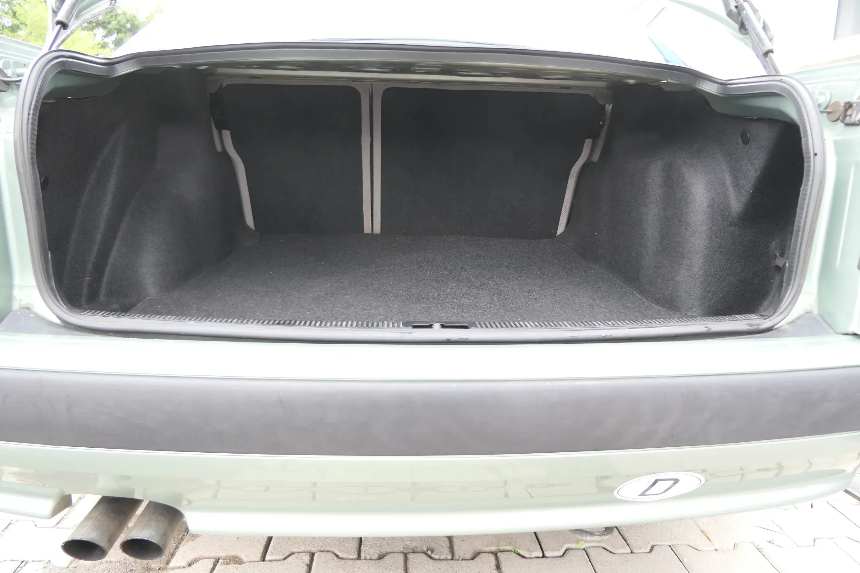 Audi 80 Limousine Stufenheck Verkleidung Teppich Kofferraum Kofferraumteppich - Bild 1