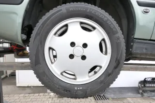 4x Audi A4 100 Alufelgen 195/65 R15 91T Winterreifen Reifen 4-8mm 8A0601025B - Bild 11
