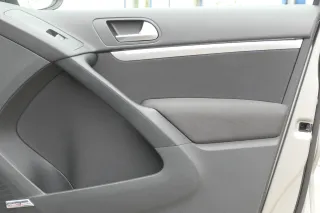 VW Tiguan 5N Türverkleidung Verkleidung Tür vorne+hinten Dynaudio schwarz - Bild 3
