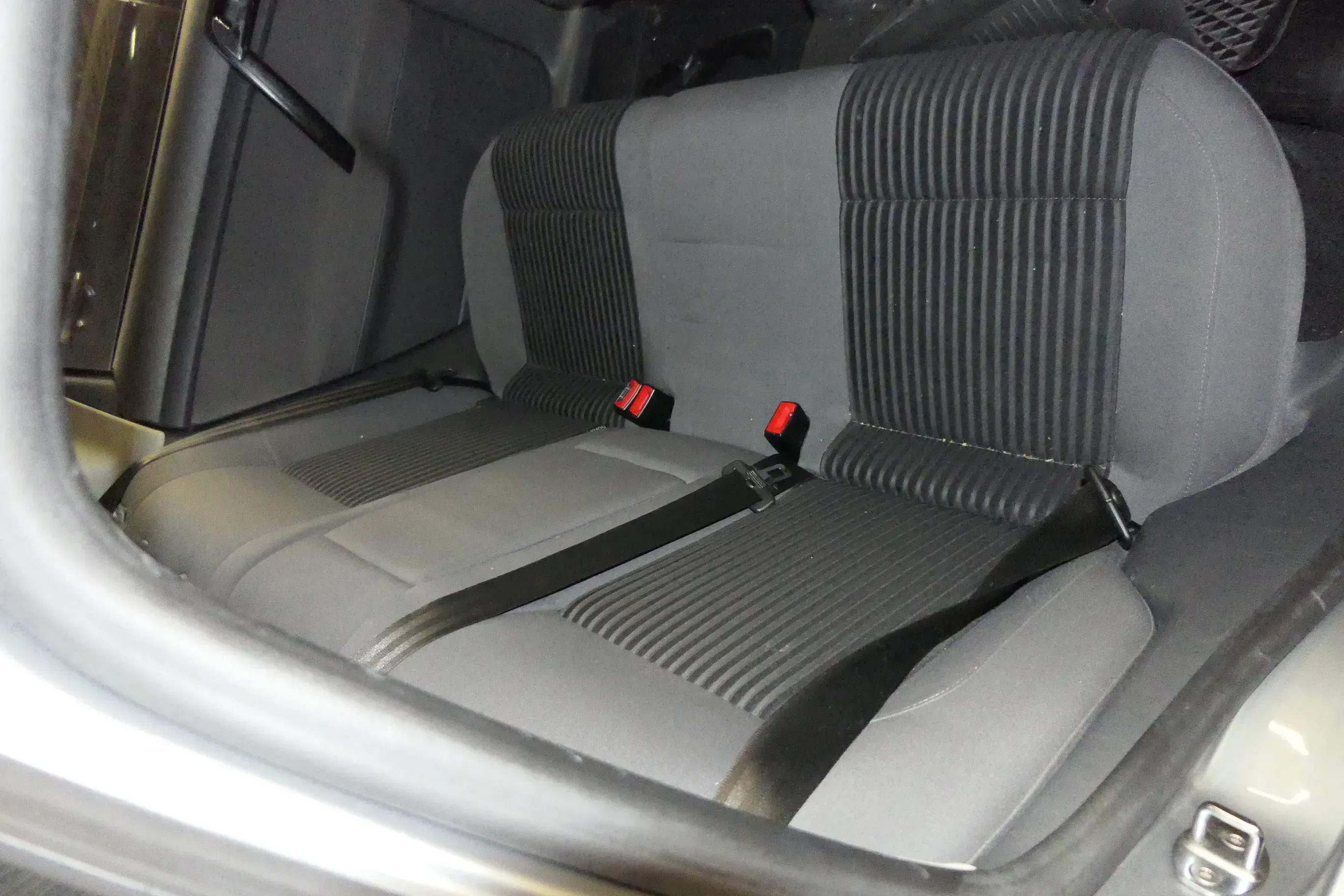 VW Polo 9N 9N3 Sitz Rückbank Sitzfläche Sitze 3 Punkt Gurt für Kopfstützen - Bild 1
