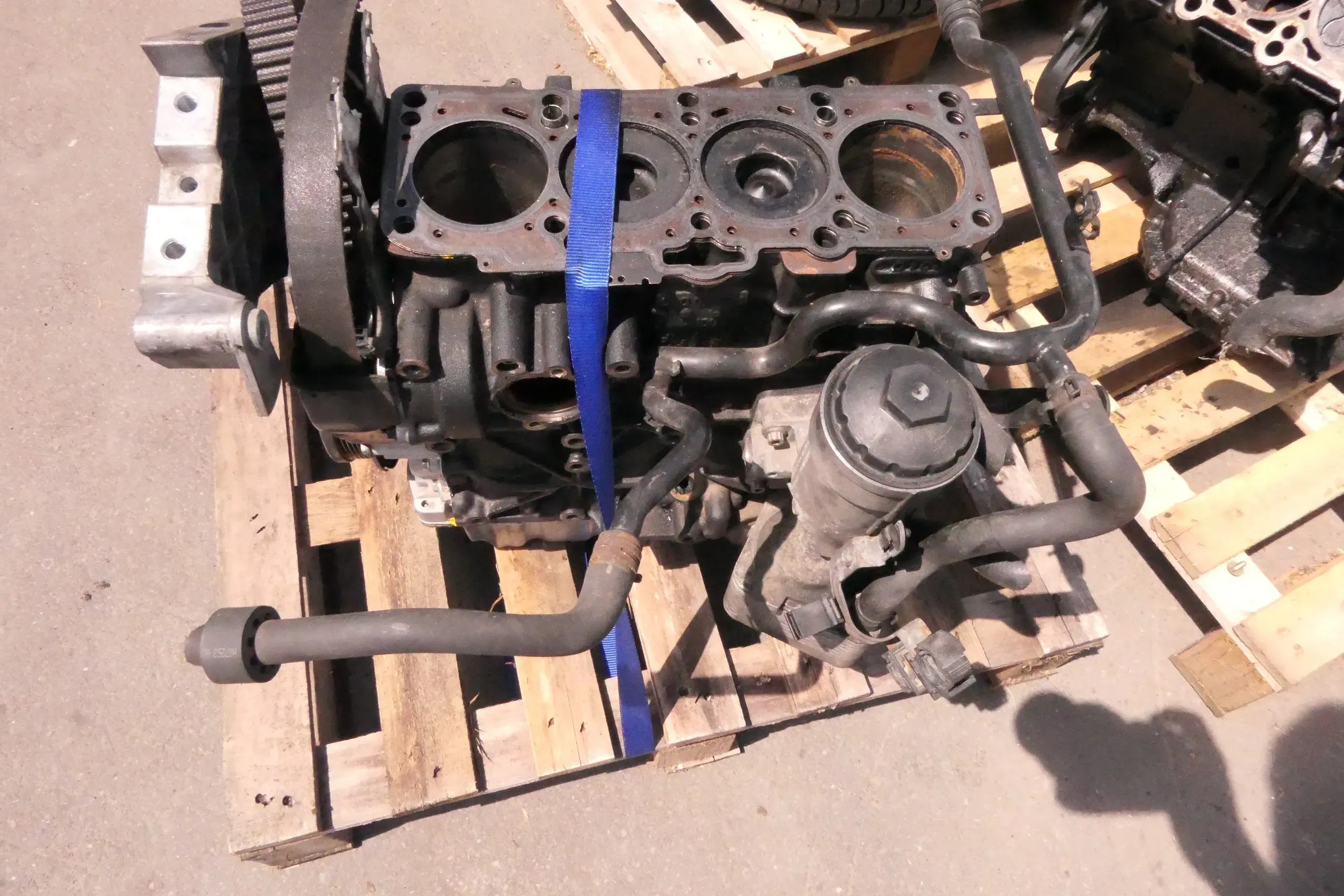 VW Passat 3C Block Motorblock Kurbelwelle 2.0 TDI 103kw 140PS BMR / BUZ 180.000k - Bild 1