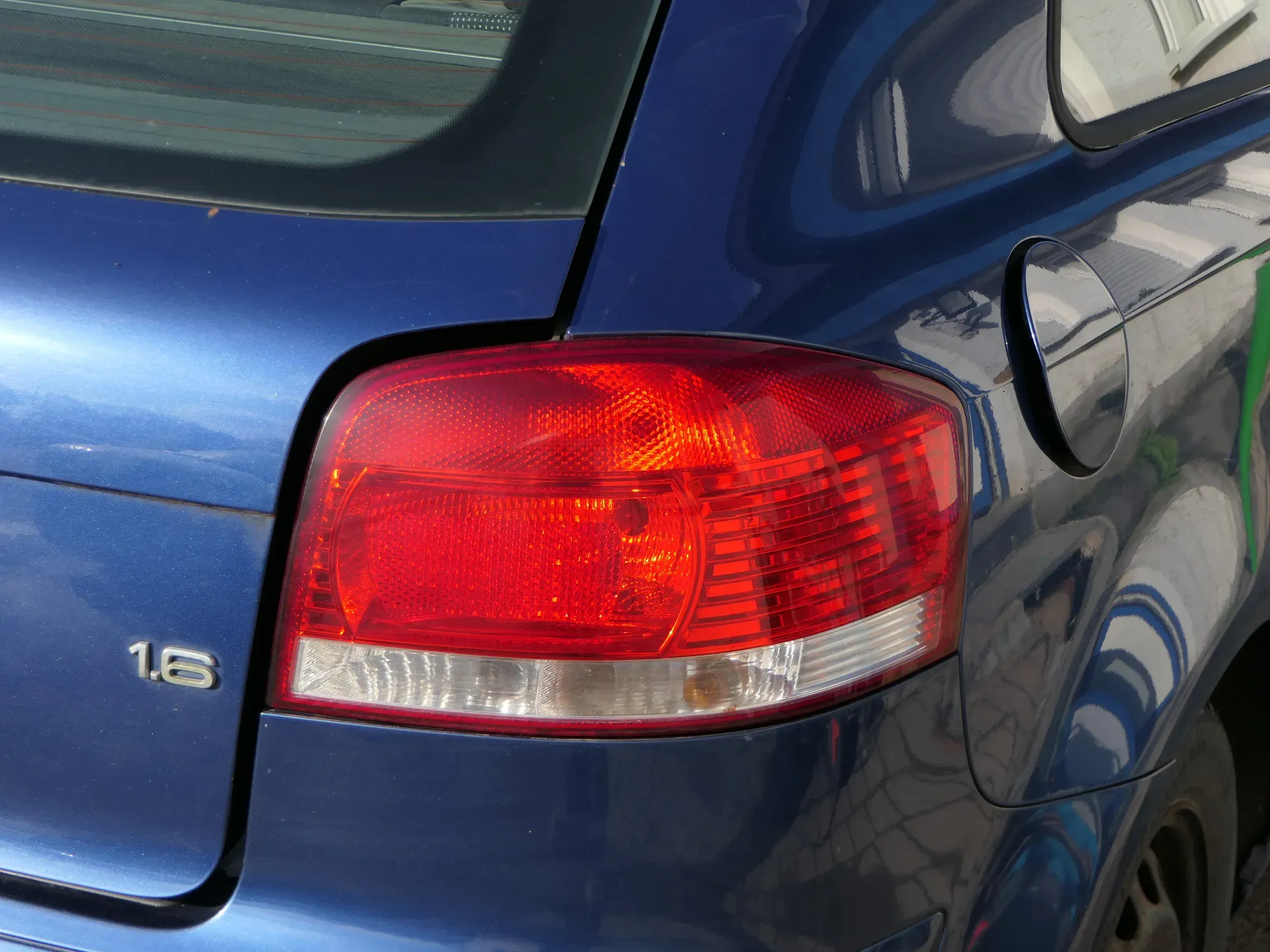 Audi A3 8P Rücklicht Rückleuchte Hecklicht original 8P0945096 rechts 2/3-Türer - Bild 1