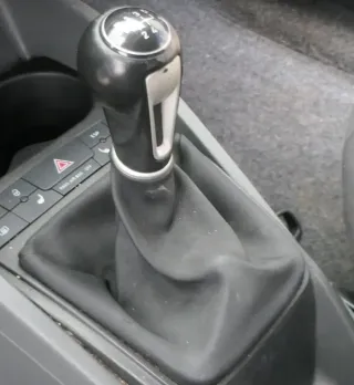 Seat Ibiza 6J Schaltknauf Schaltsack Schaltung Schaltknüppel Schalthebel - Bild 1