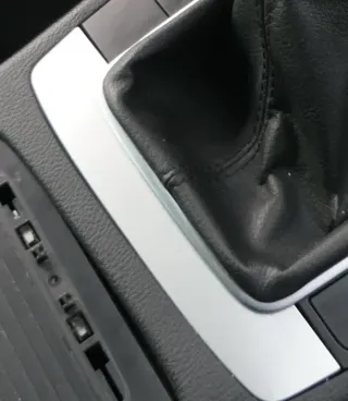 Passat 3C B7 Mittelkonsole Verkleidung Radio Klappe Abdeckung Dekor titansilber - Bild 2