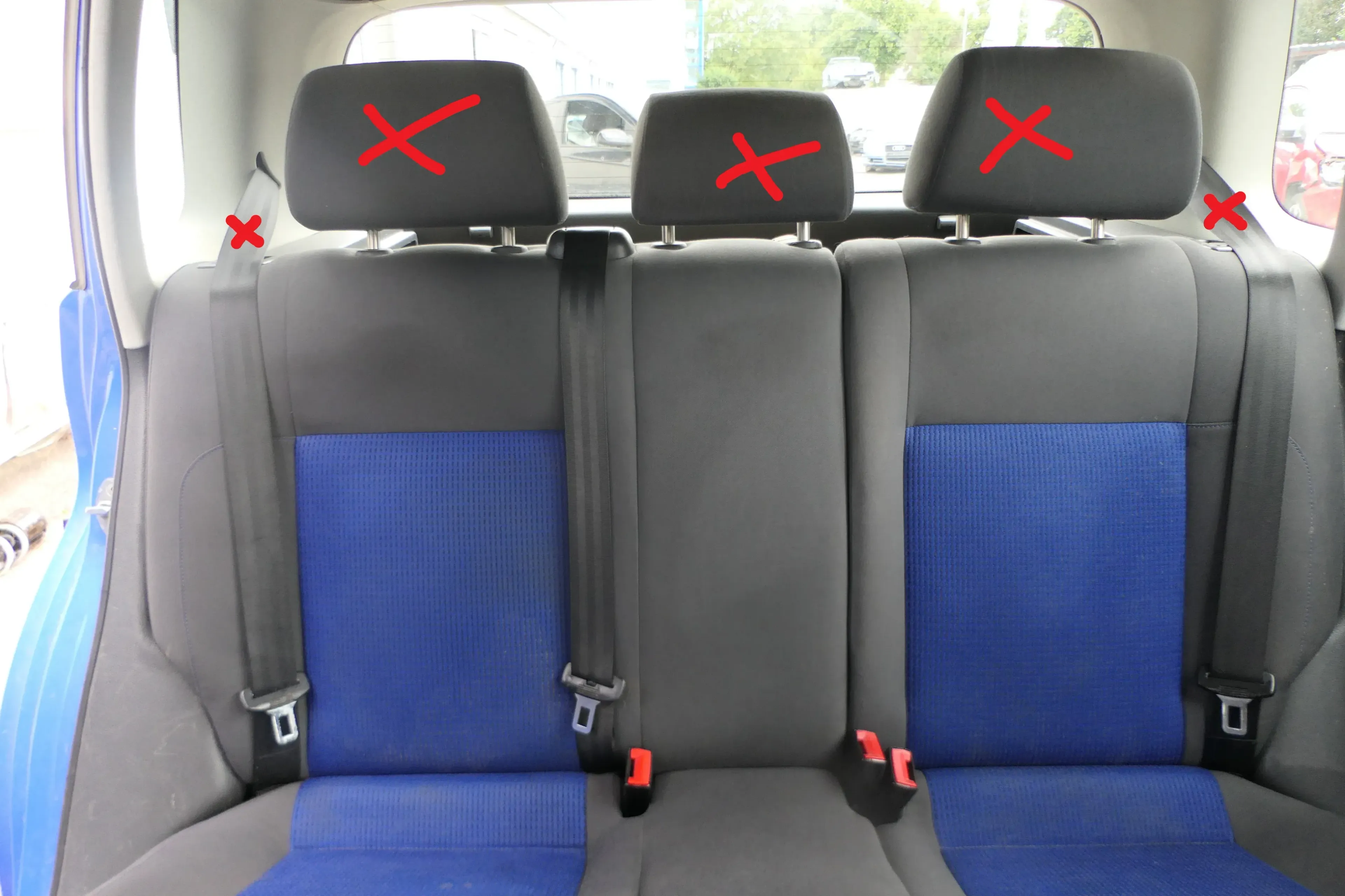VW Polo 9N 9N3 Sitz Rückbank Sitzfläche Sitze 3 Punkt Gurt hinten blau OHNEKopf - Bild 1