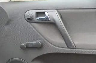 1x VW Polo 6N2 Türverkleidung Verkleidung Tür vorne rechts 4/5-Türer off-black - Bild 2