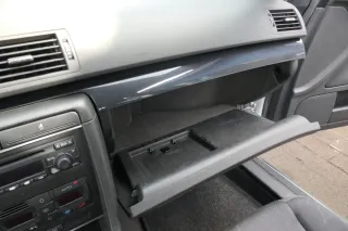 Audi A4 8E B7 Handschuhfach Griff für Handschuhfachdeckel Deckel Klappe schwarz - Bild 3