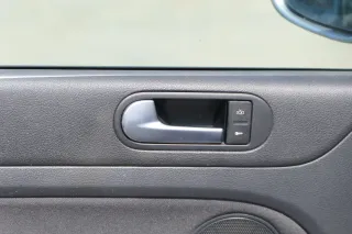 VW Golf Plus 5M 1x Türverkleidung Verkleidung Tür vorne links schwarz - Bild 3