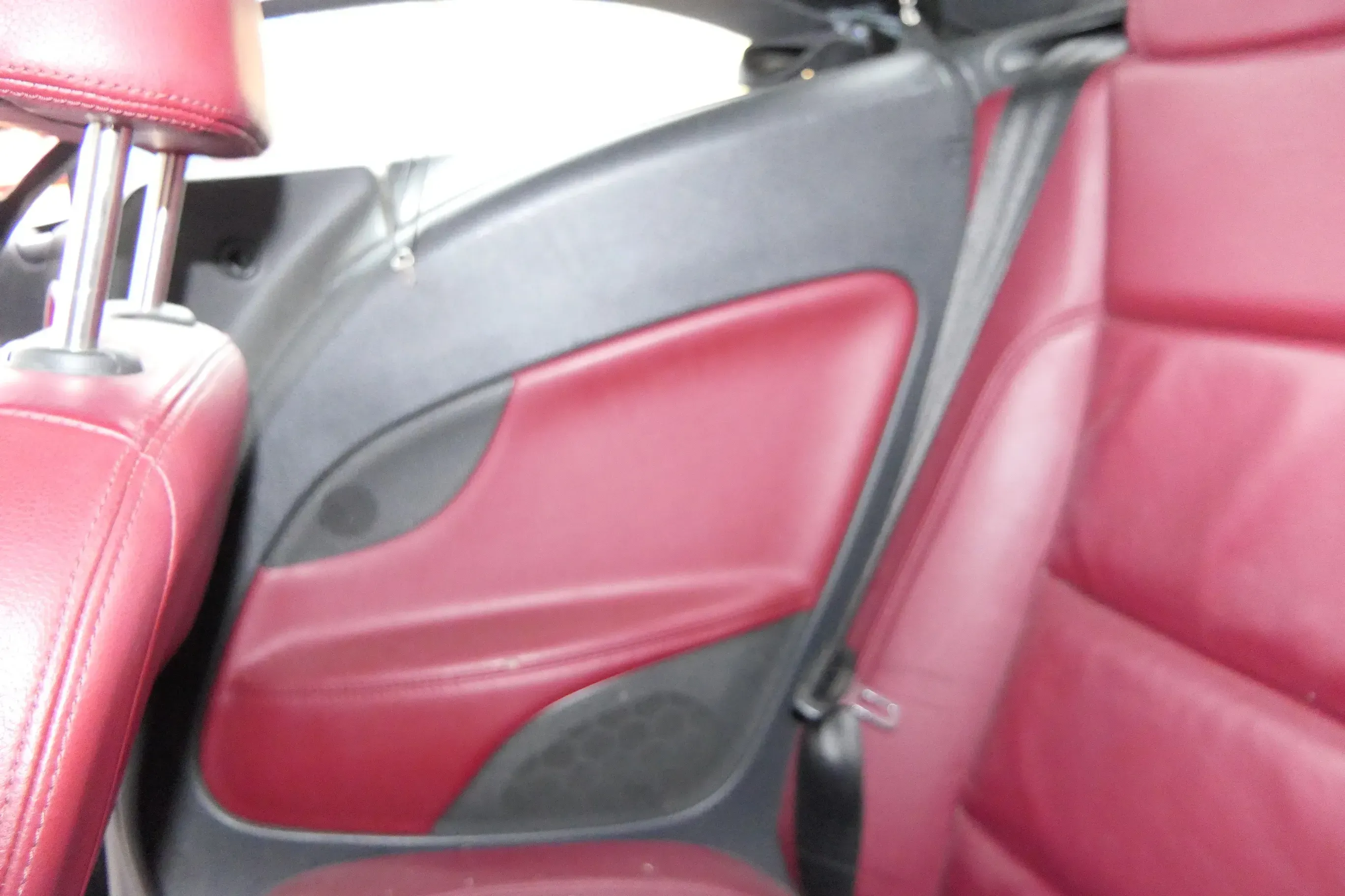 VW Eos 1F 1x Türverkleidung Verkleidung Seite hinten rechts Leder rot schwarz - Bild 1