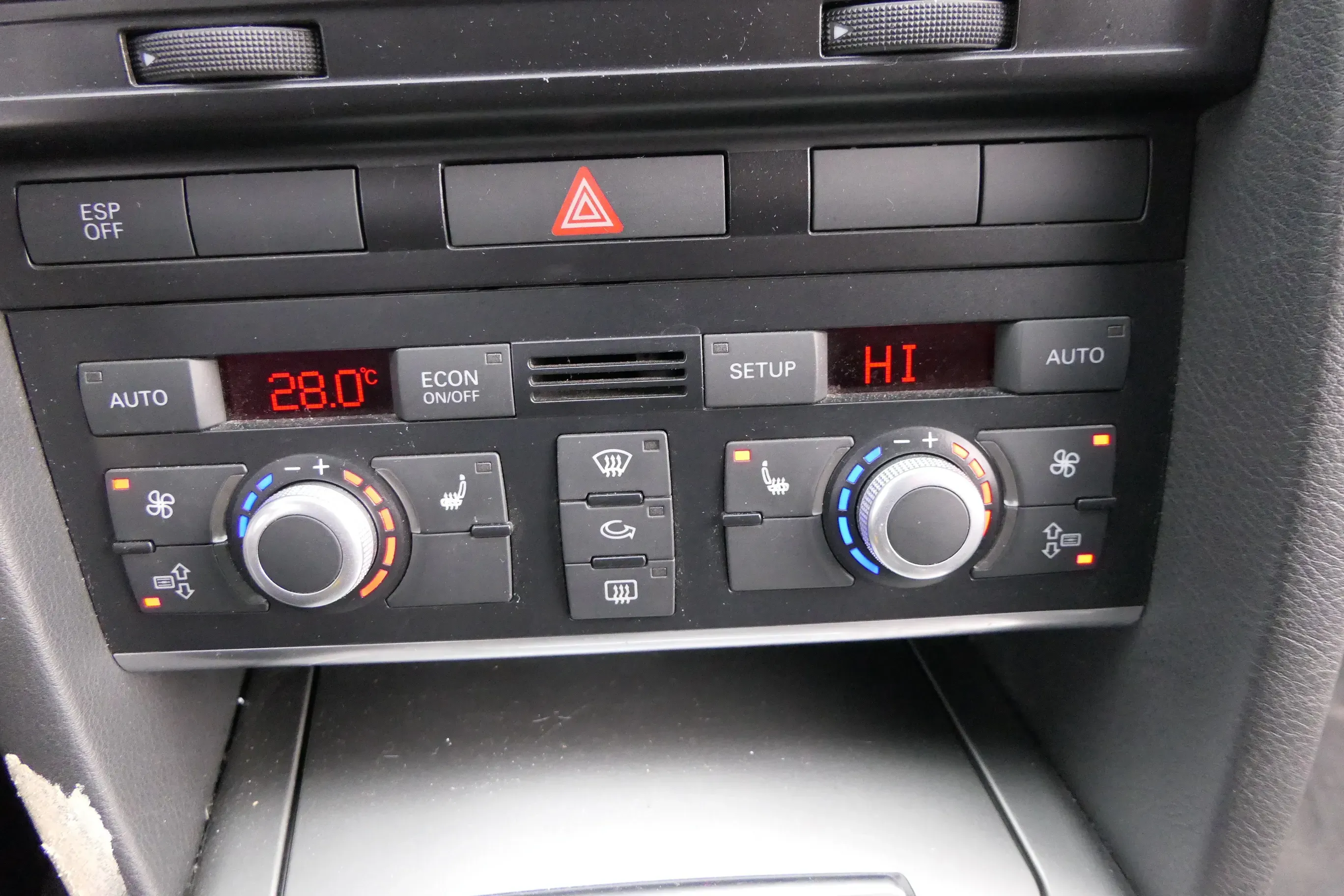 Audi A6 4F Steuergerät Klimaanlage Klimabedienteil 4F1820043AG mit Sitzheizung - Bild 1