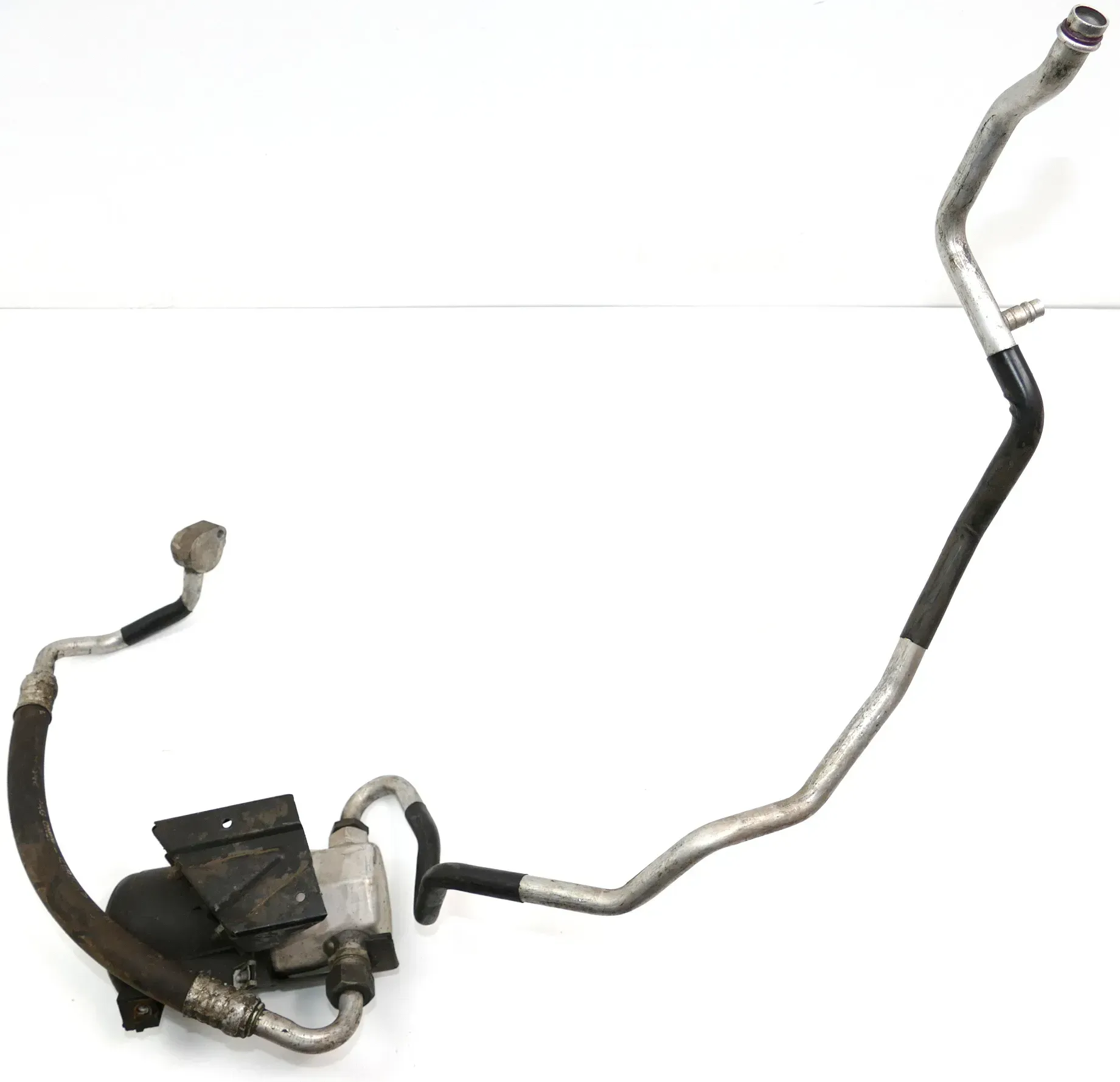 Audi A6 4B Klimaleitung Kältemittelschlauch 2,5 TDI AFB V6  Motor 4B0260704D - Bild 1