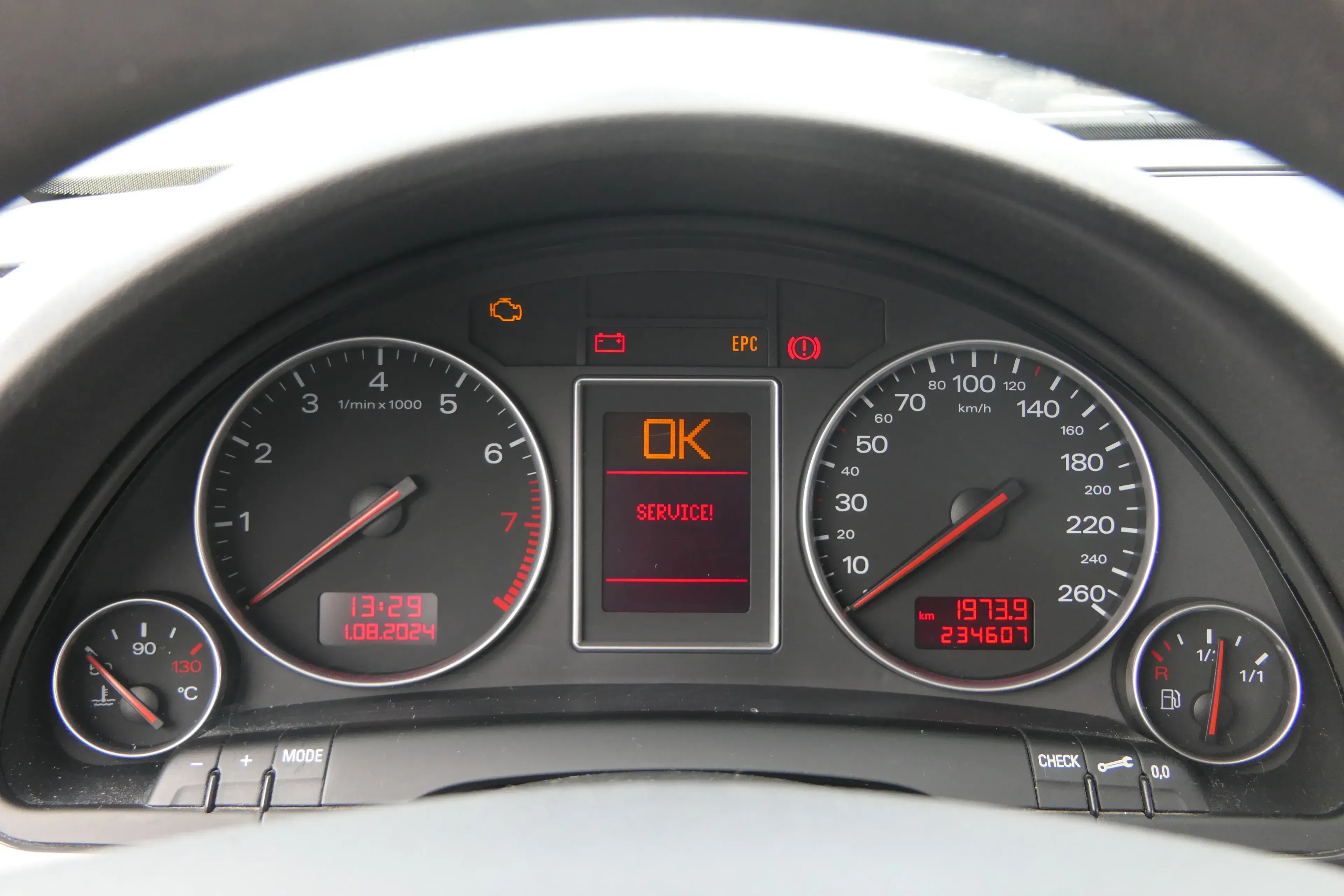 Audi A4 8E B6 Tacho Tachometer Kombiinstrument 8E0920900F 234.000KM Benziner ALT - Bild 1