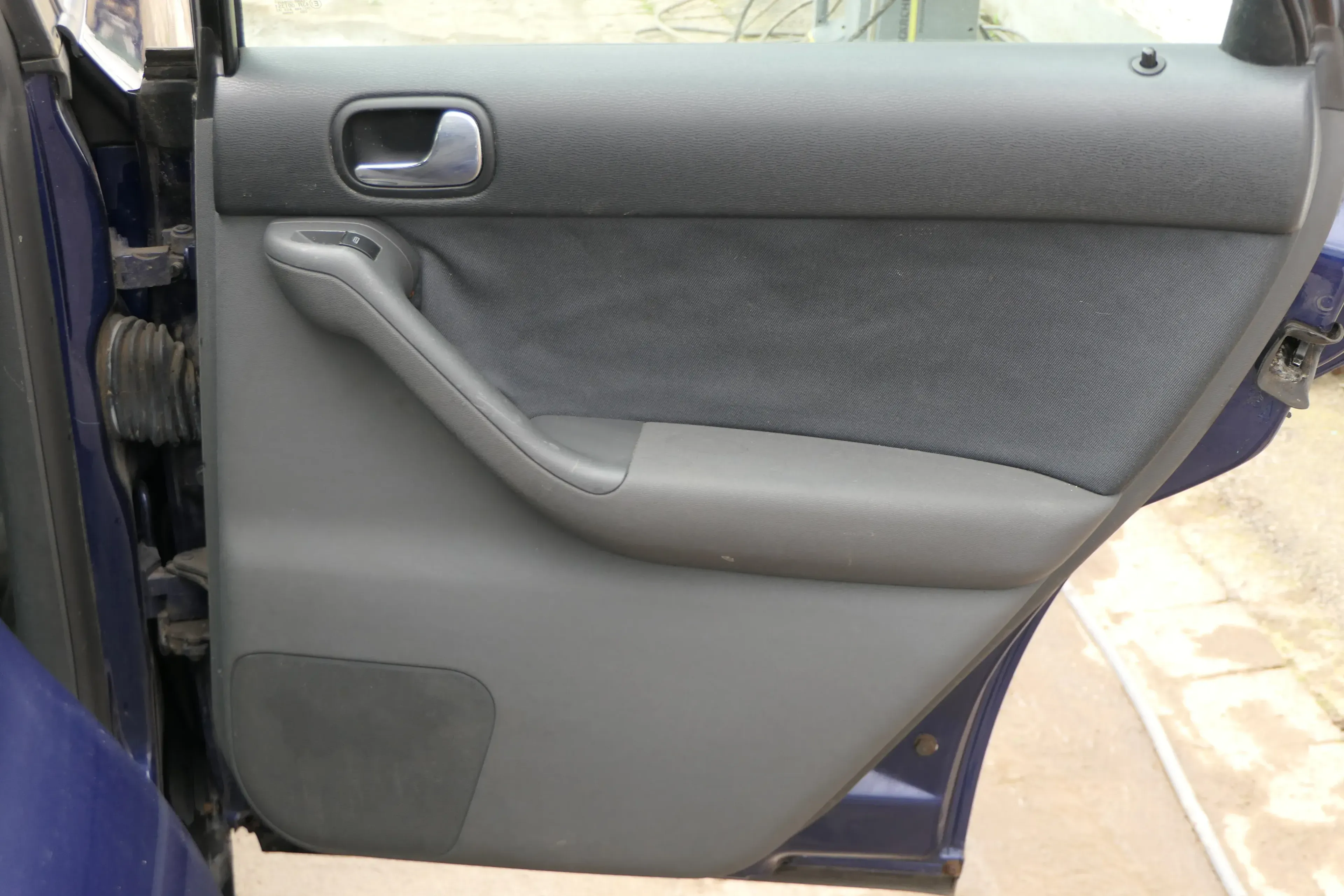 1x A3 8L Türverkleidung Verkleidung Tür hinten rechts 4/5-Türer onyx / schiefer - Bild 1