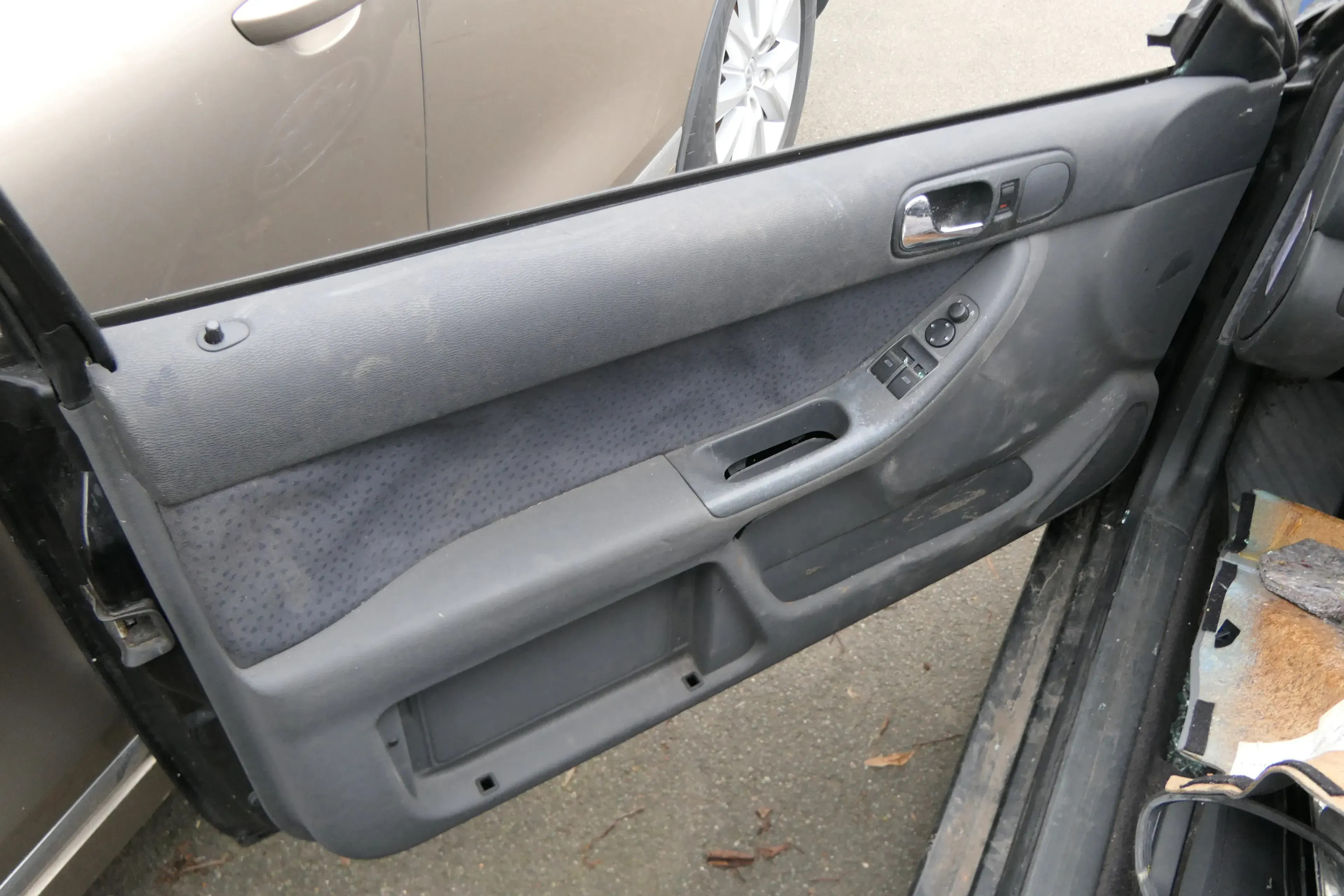 1x Audi A3 8L Türverkleidung Verkleidung Tür vorne links 2/3-Türer - Bild 1