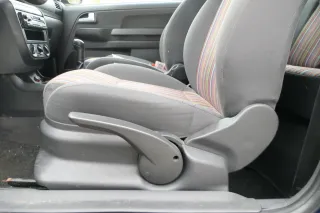 VW Fox Sitz Fahrersitz vorne links OHNEAirbag höhenverstellbar - Bild 3