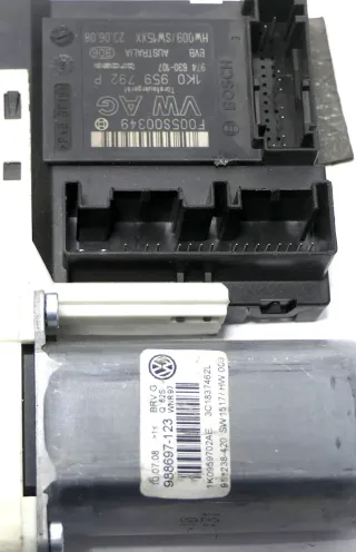 VW Passat 3C elektrischer Fensterheber Motor vorne rechts 1K0959792P 1K0959702AE - Bild 2