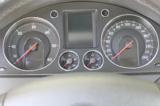 Passat 3C Mittelkonsole Verkleidung Radio Klappe Abdeckung Dekor silber/schwarz - Bild 6