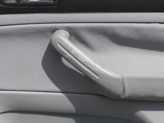 VW Golf 4 2/3-Türer Türverkleidung Verkleidung Tür vorne rechts - grau - Bild 2