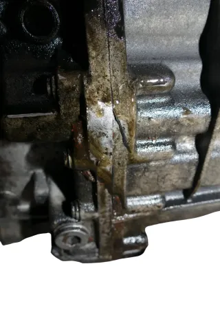 VW Passat 3C 2,0 TDI Getriebe Automatik 103kw 140PS HXS Gehäuseschaden Unfall - Bild 3