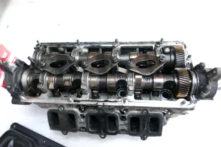 VW Passat 3BG Zylinderkopf Kopf Nockenwelle 2,5 TDI 132kw 180PS AKE links Fahrer - Bild 2