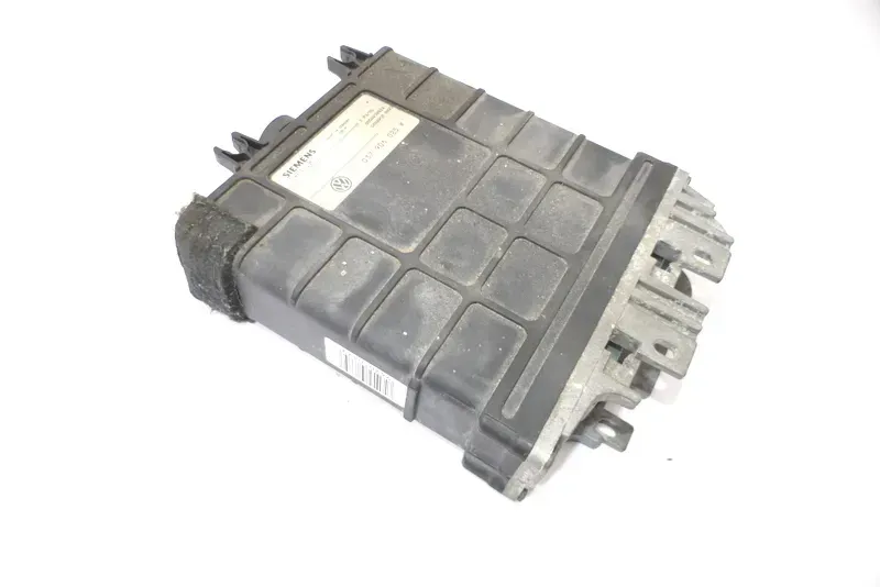 VW Passat 3A 35i Steuergerät Motor Motorsteuergerät 037906025K 1,6 101PS AFT - Bild 1