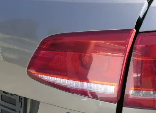 VW Passat 3C B7 Kombi Rücklicht hinten rechts innen Rückleuchte Heckleuchte - Bild 1