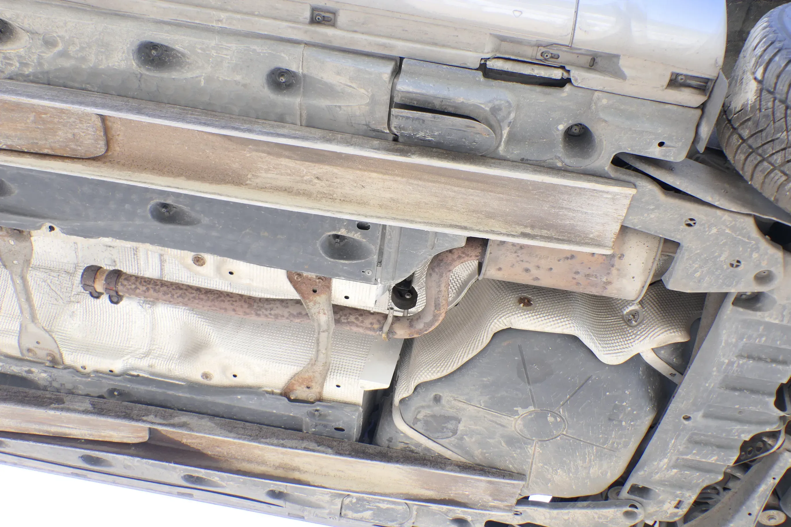VW Passat 3C Auspuff Endschalldämpfer Mittelschalldämpfer 2,0 TDI 1.6 Common-Rai - Bild 1