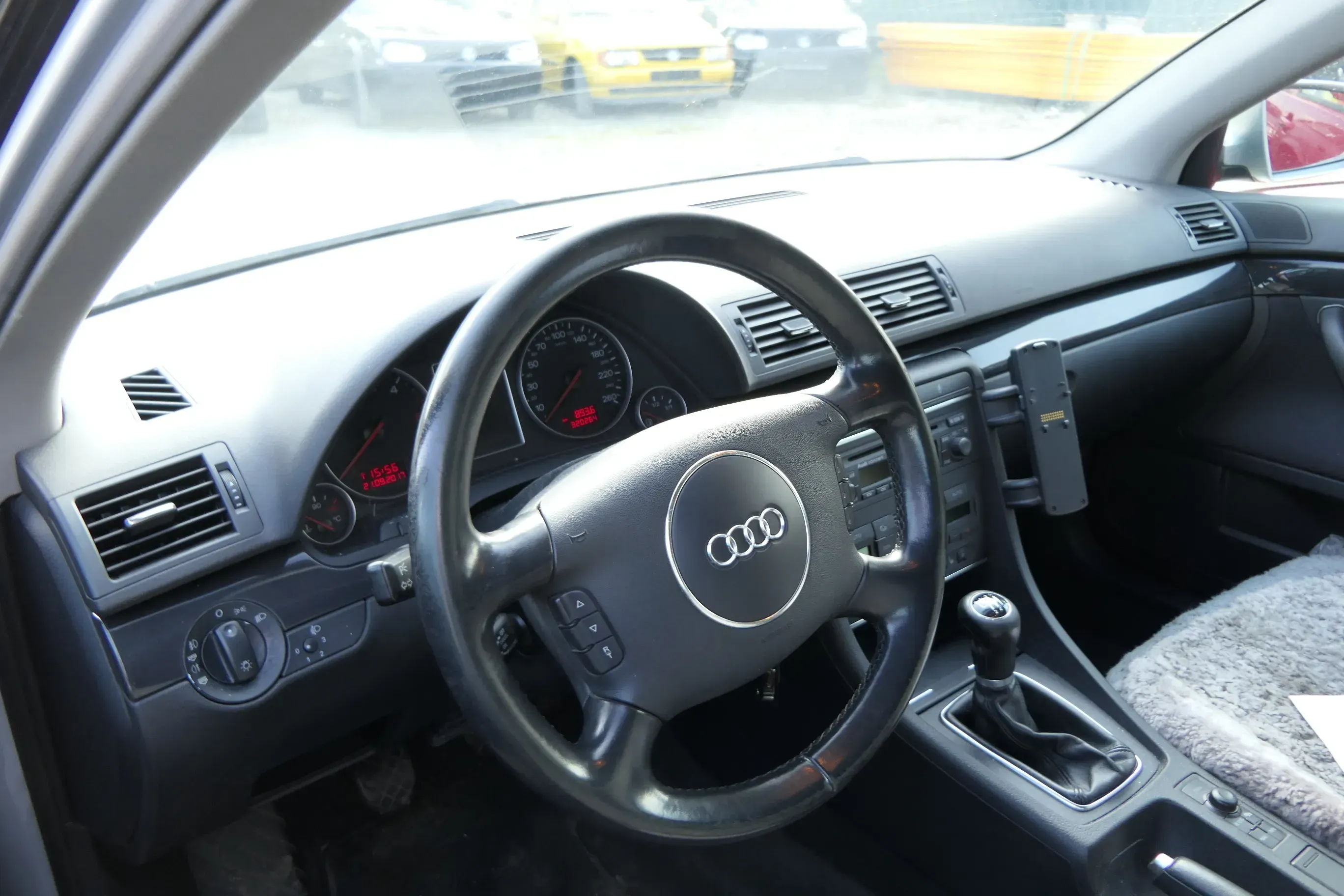 Audi A4 8E B6 Armaturenbrett Cockpit Amaturenbrett schwarz S-line ohne Airba - Bild 1