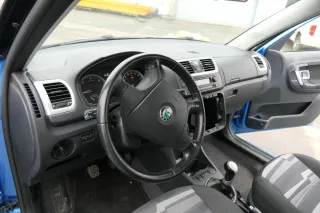 Skoda Fabia 5J Roomster Armaturenbrett Cockpit Amaturbrett - ohne Anbauteile - Bild 1