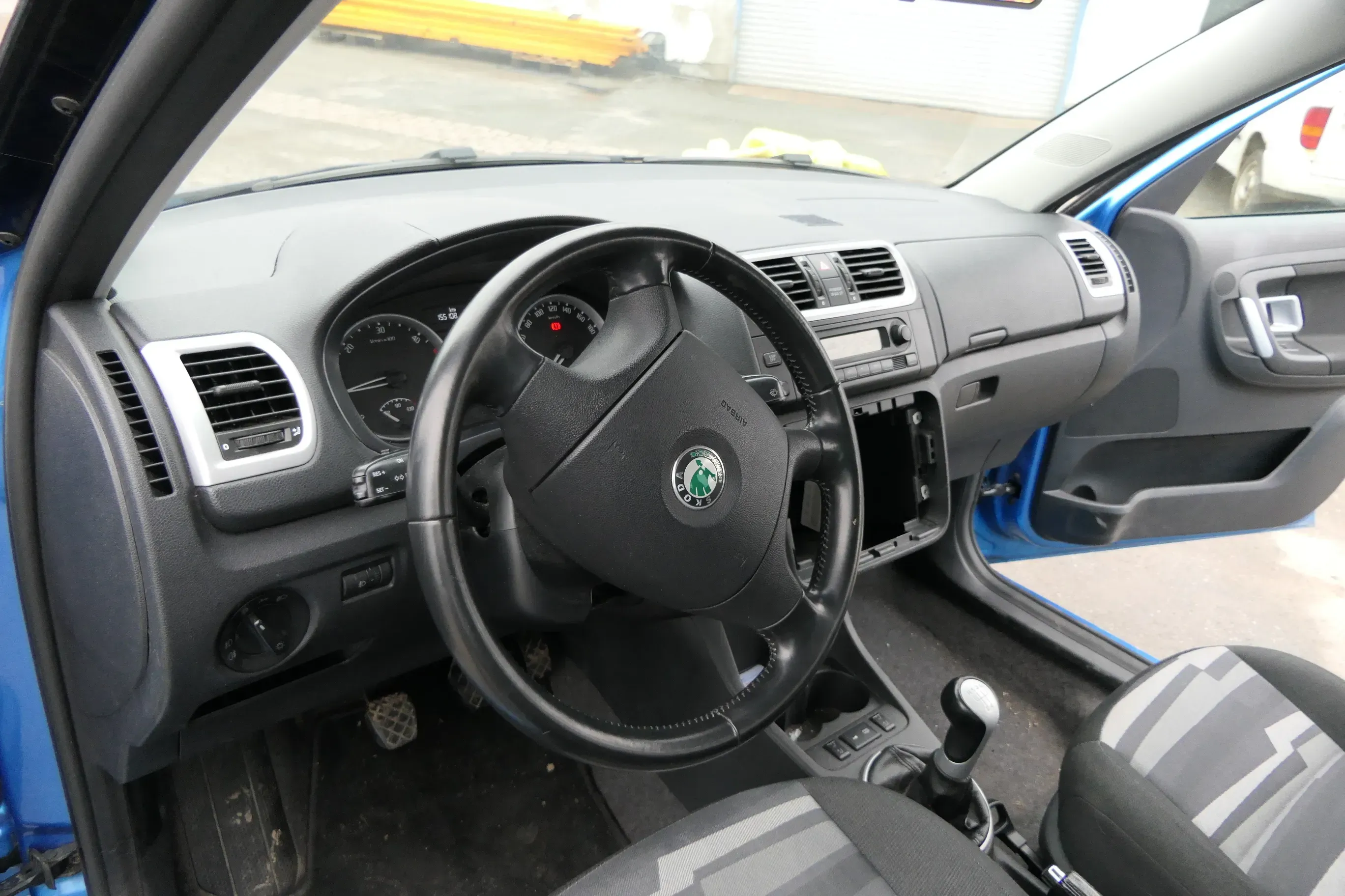 Skoda Fabia 5J Roomster Armaturenbrett Cockpit Amaturbrett - ohne Anbauteile - Bild 1
