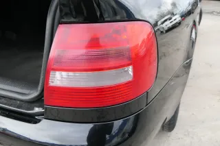 Audi A4 B5 Limousine hinten rechts Rückleuchte original Facelift 8D0945096F - Bild 1