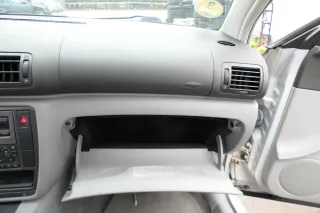 VW Passat 3B 3BG Handschuhfach grau Handschuhfachdeckel Deckel Klappe - Bild 2