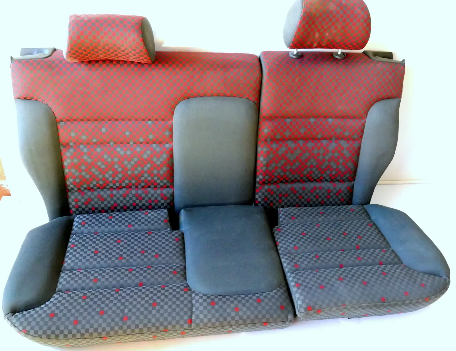 Audi A3 8L Sitz Sitze hinten Rückbank Rücksitzbank Sitzfläche Kopfstützen rot - Bild 1