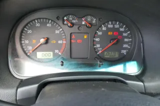 VW Golf 4 Tacho Tachometer Kombiinstrument 263.000km 1J0919861 1,4 16V 75PS 55kw - Bild 1