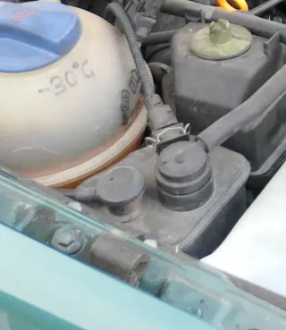 VW Golf Octavia Aktivkohlefilter Aktivkohlebehälter 1J0201801C Druckventil eckig - Bild 1