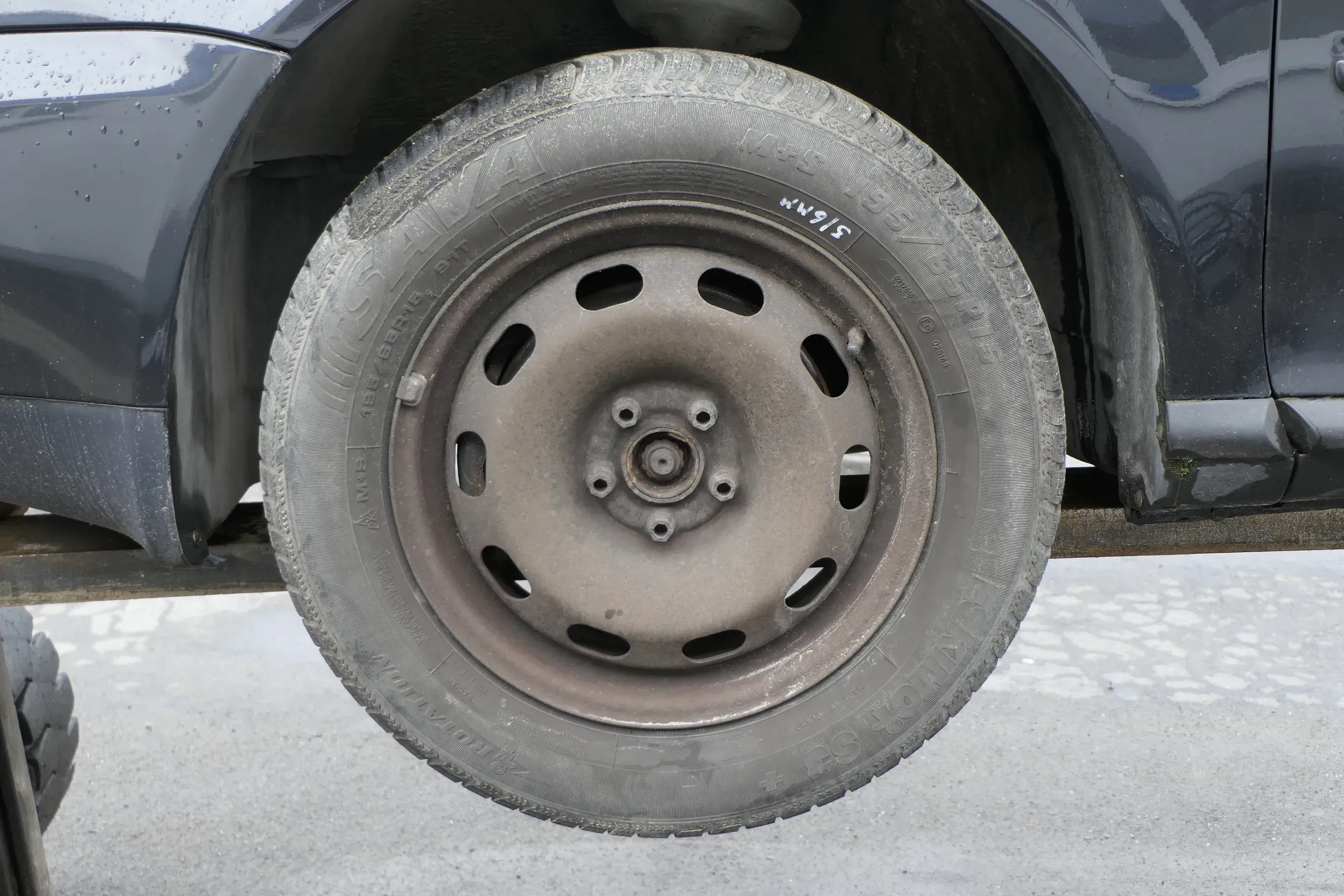 4x VW Golf 4 Bora 195/65 R15 91T Winterreifen M+S Reifen 6jx15H2 ET38 ca. 4-7mm - Bild 1