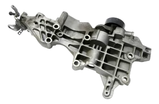 VW Passat 3C Golf 6 Halter Konsole Lichtmaschine Träger 2,0 TDI 03L903139Q Pumpe - Bild 4