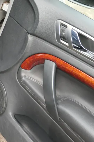 1x Skoda Superb 3U Türverkleidung Verkleidung Tür vorne rechts Leder onyx - Bild 4