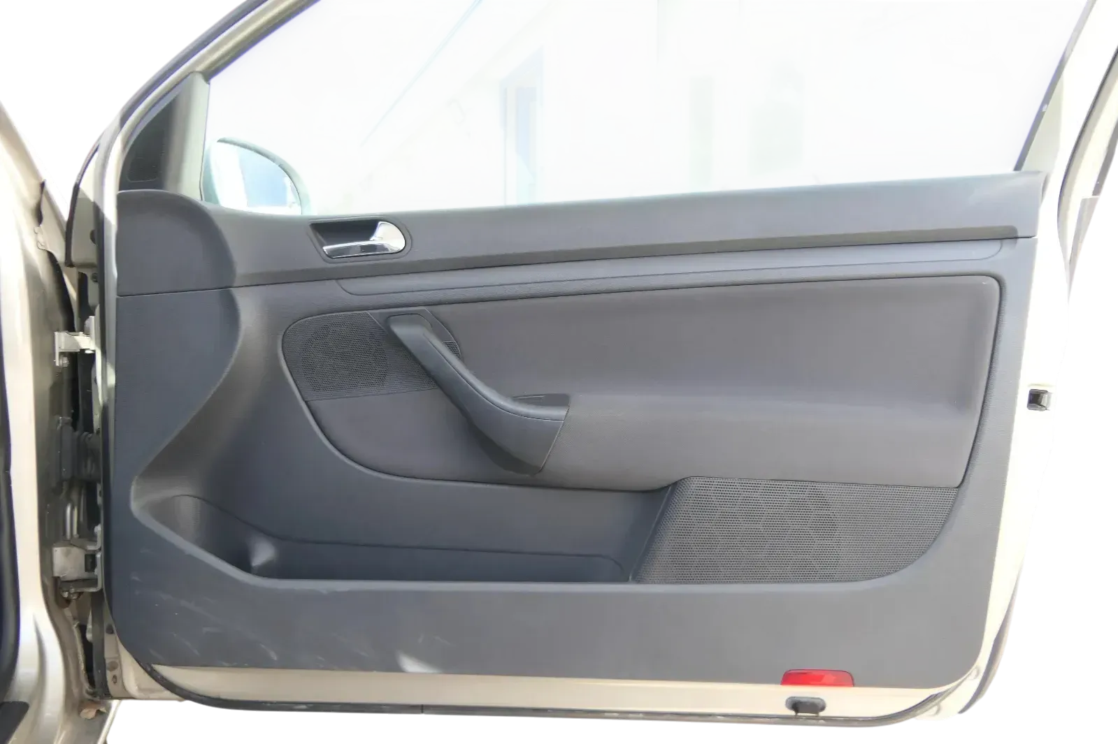 1x VW Golf 5 2/3-Türer Türverkleidung Verkleidung Tür vorne rechts - Bild 1