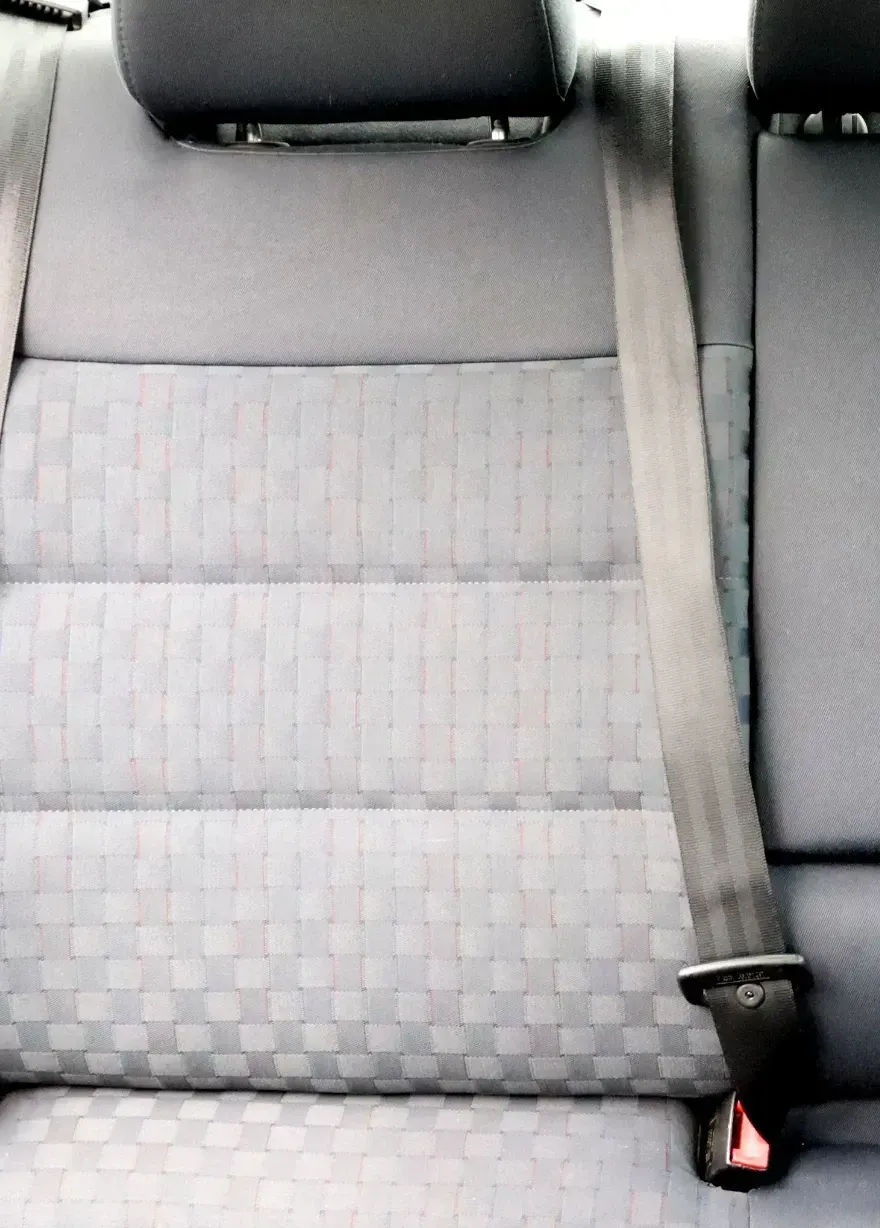 Audi A6 4B Rückbank Rücksitzbank Sitz Rücksitz 3-Punkt Gurt - Bild 1