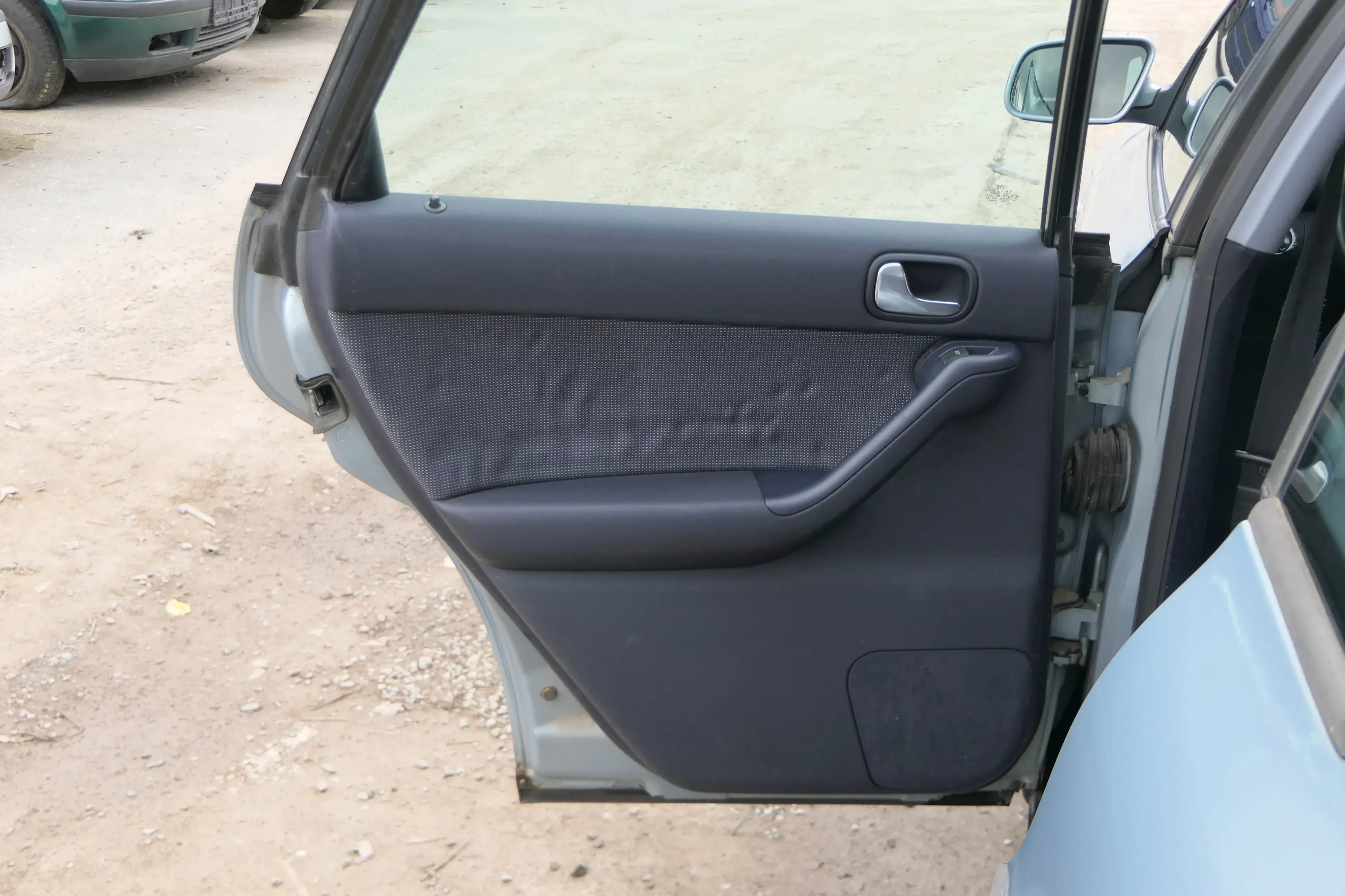 1x A3 8L Türverkleidung Verkleidung Tür hinten links 4/5-Türer maritimblau blau - Bild 1
