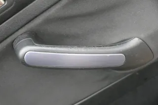 VW Golf 4 Abdeckung Dekor rechts vorne Griff grau lackiert - Bild 1