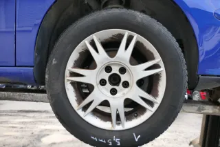 4x Polo 9N Ibiza Alufelgen Reifen 195/60 R15 -ca5-6,5mm Winterreifen 6L0601025A - Bild 4